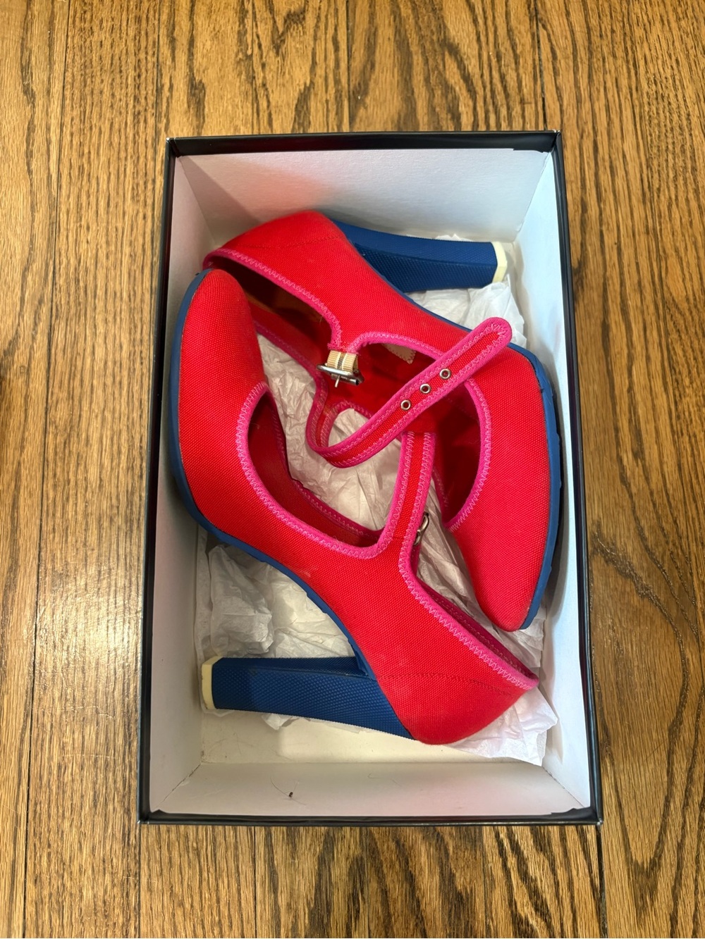 ❤️Marc Jacobs Red Mary Jane Canvas Heels💙 - Picture 2 of 10